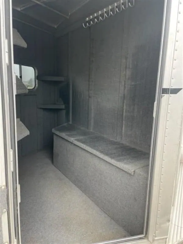1999 Elite Custom 3 Horse Trailer