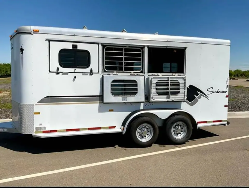 1999 Sundowner 3 Horse Trailer