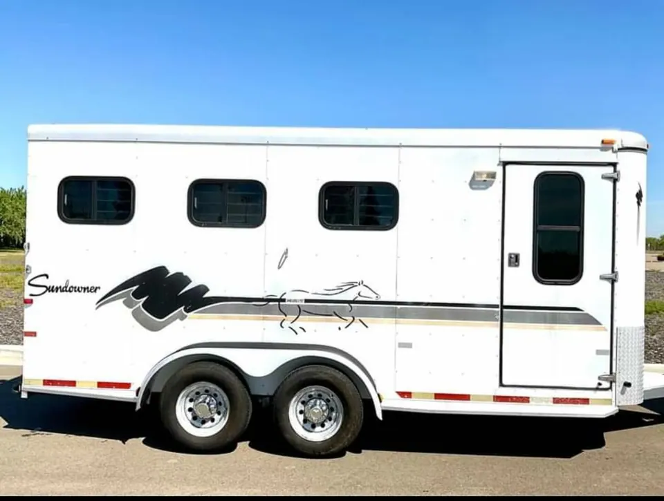 1999 Sundowner 3 Horse Trailer