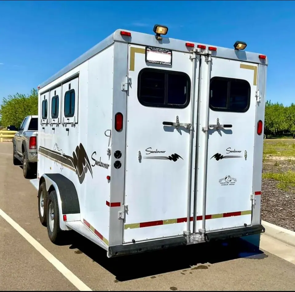 1999 Sundowner 3 Horse Trailer
