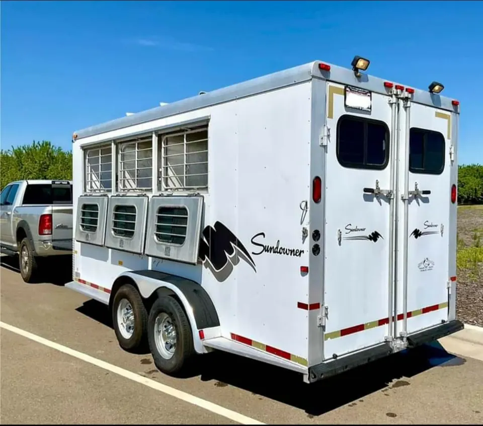 1999 Sundowner 3 Horse Trailer