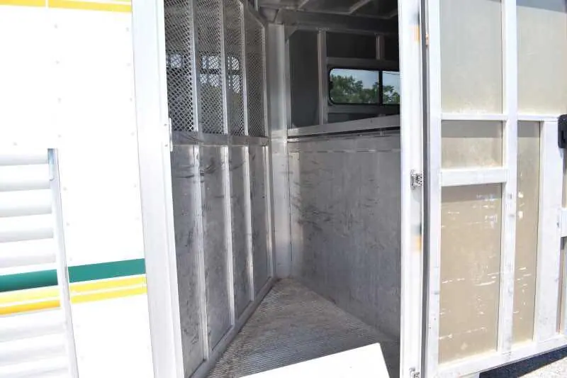 2006 Adam 7302 3 Horse Trailer