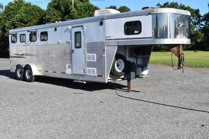 2006 Exiss 7407LQ 4 Horse Trailer with 7' Short Wall