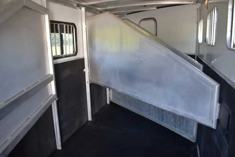 2006 Exiss 7407LQ 4 Horse Trailer with 7' Short Wall