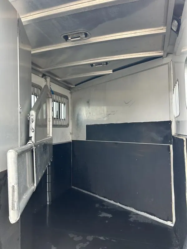 2007 Exiss 2 Horse Trailer