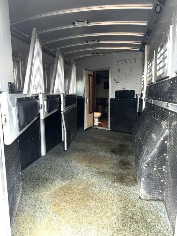 2011 Platinum Coach 4 Horse 15 SW Rear Load Horse Trailer