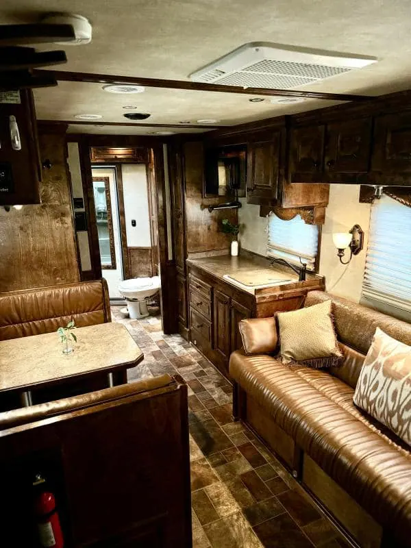 2011 Platinum Coach 4 Horse 15 SW Rear Load Horse Trailer