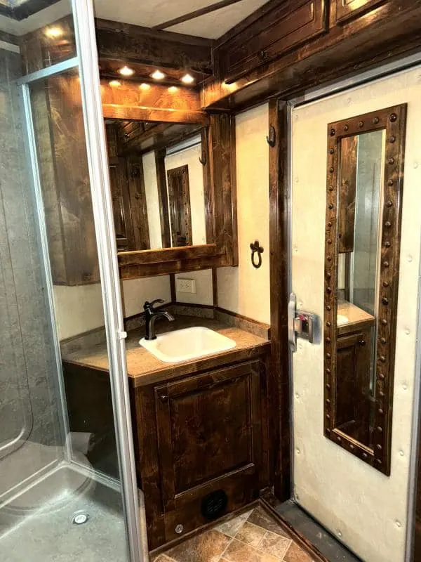 2011 Platinum Coach 4 Horse 15 SW Rear Load Horse Trailer