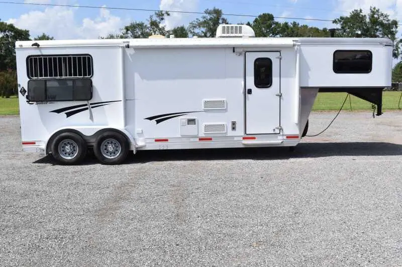 2014 Shadow 7208GLQ 2 Horse Trailer with 8' Short Wall