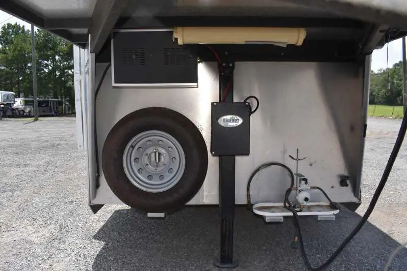 2014 Shadow 7208GLQ 2 Horse Trailer with 8' Short Wall