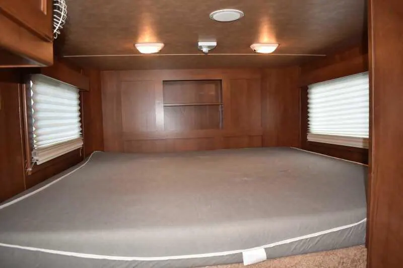 2014 Shadow 7208GLQ 2 Horse Trailer with 8' Short Wall