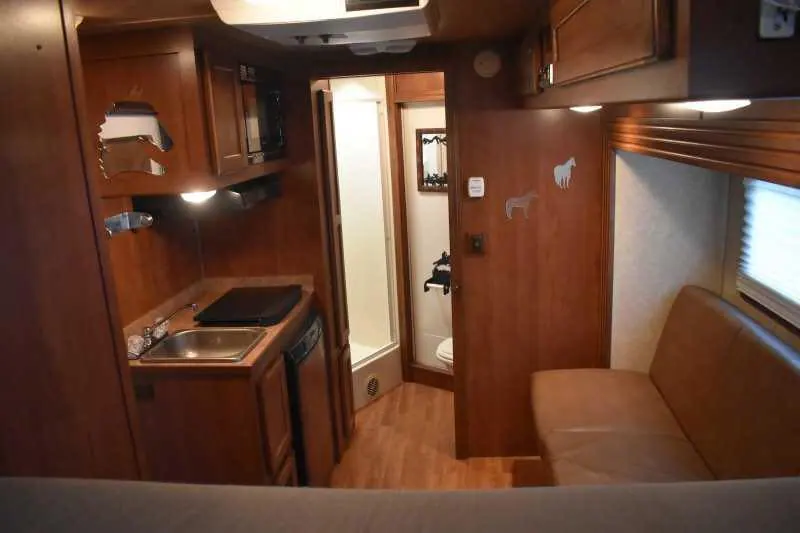 2014 Shadow 7208GLQ 2 Horse Trailer with 8' Short Wall