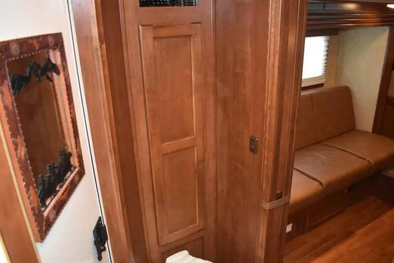 2014 Shadow 7208GLQ 2 Horse Trailer with 8' Short Wall
