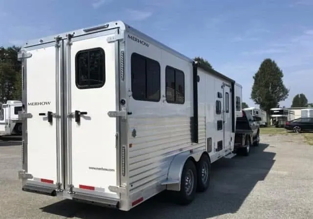 2020 Merhow 2H 9' LQ with Slide and Dinette