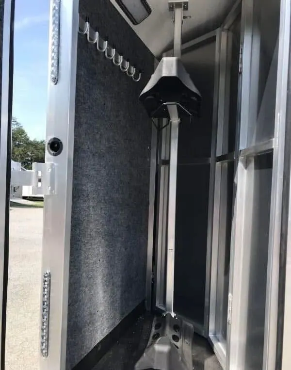 2020 Merhow 2H 9' LQ with Slide and Dinette