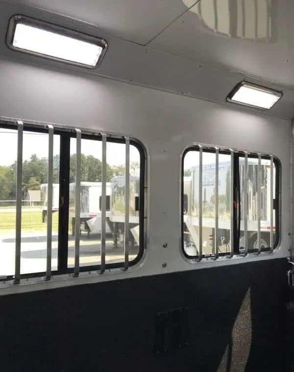 2020 Merhow 2H 9' LQ with Slide and Dinette