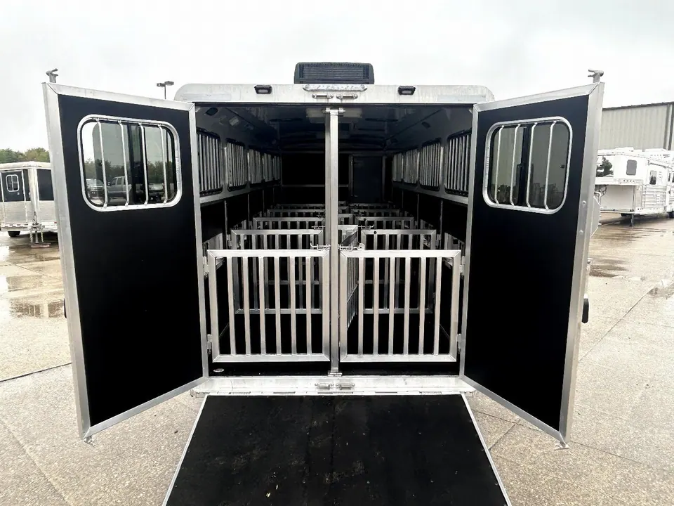 2026 Shadow 10 Pen Supreme Gooseneck Stock Combo Trailer