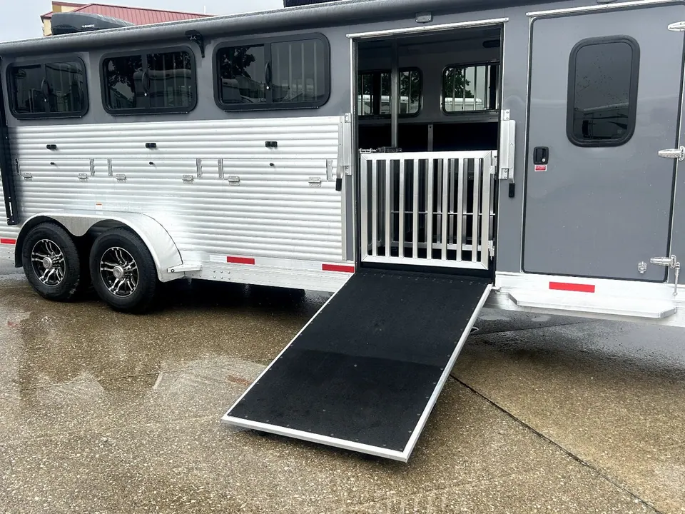 2026 Shadow 10 Pen Supreme Gooseneck Stock Combo Trailer