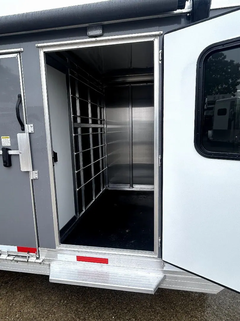 2026 Shadow 10 Pen Supreme Gooseneck Stock Combo Trailer