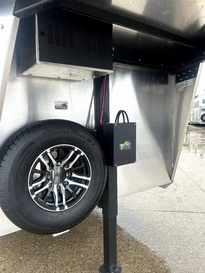 2026 Shadow 10 Pen Supreme Gooseneck Stock Combo Trailer