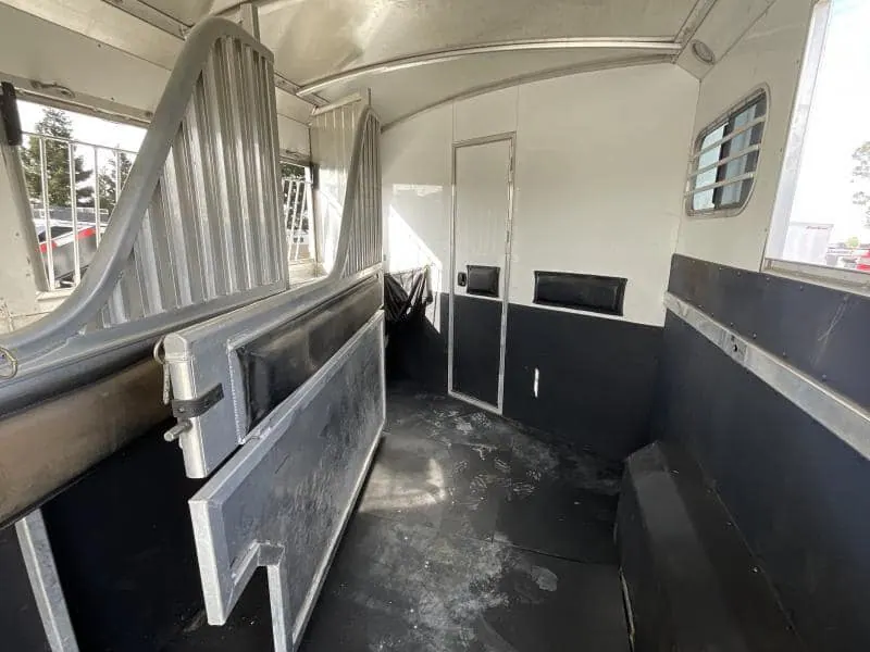 2008 4-Star Trailer 4 horse 12ft Outlaw LQ
