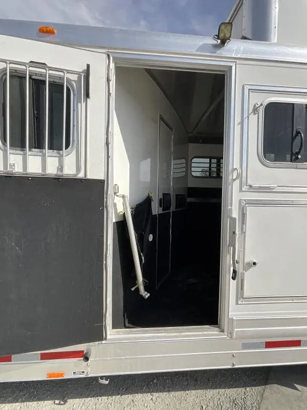 2008 4-Star Trailer 4 horse 12ft Outlaw LQ