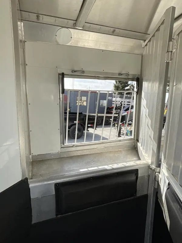 2008 4-Star Trailer 4 horse 12ft Outlaw LQ