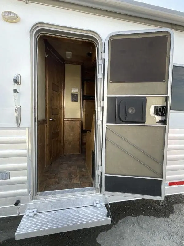 2008 4-Star Trailer 4 horse 12ft Outlaw LQ