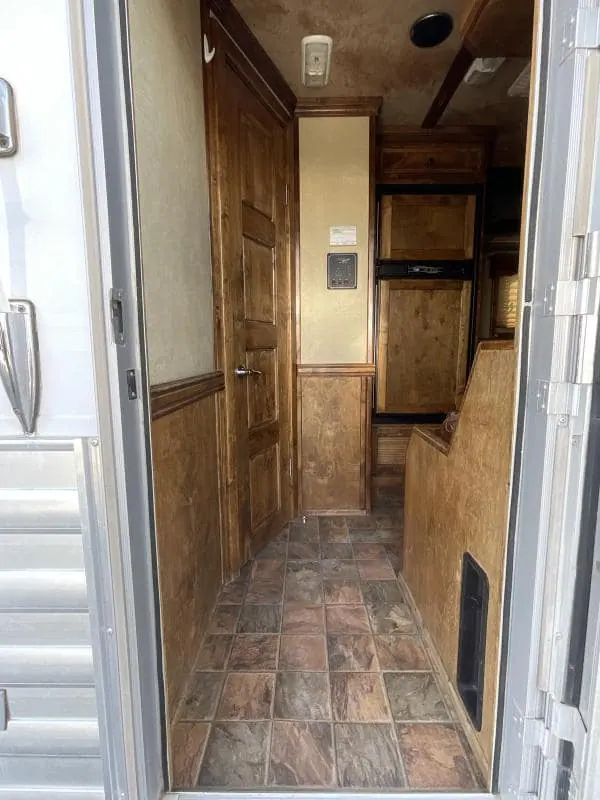 2008 4-Star Trailer 4 horse 12ft Outlaw LQ