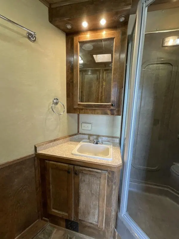 2008 4-Star Trailer 4 horse 12ft Outlaw LQ