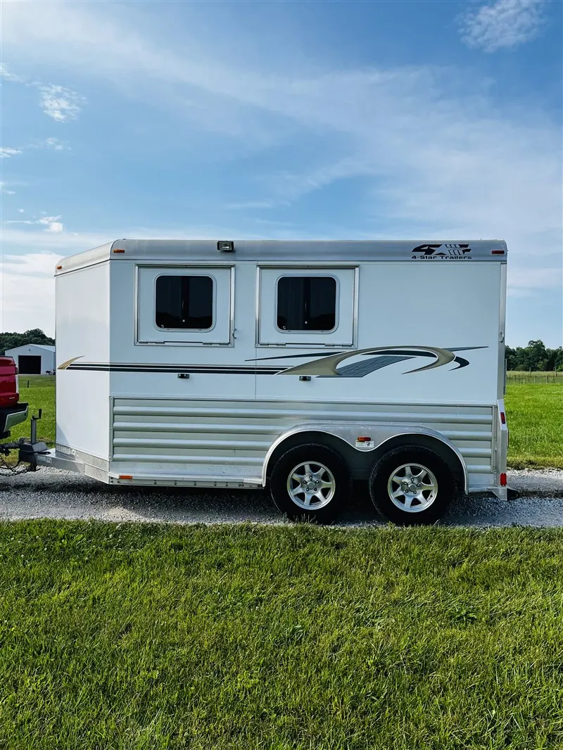 2015 4 Star 2 Horse Slant Load Bumper Pull