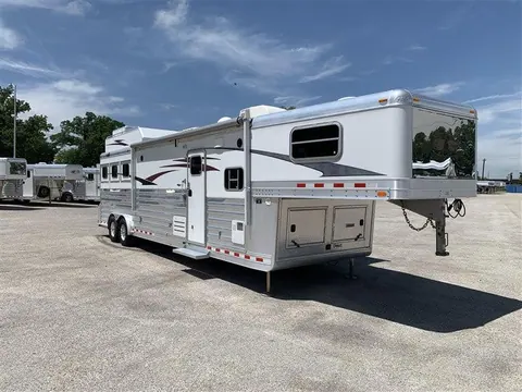 2014 4-Star 3 Horse Slant Living Quarters Outlaw Conversions