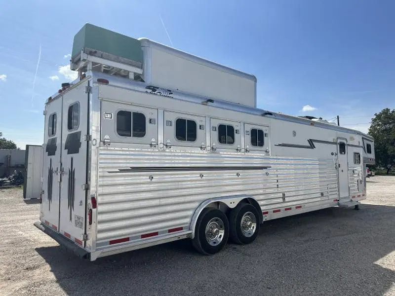 2007 4 Star 4 Horse 14' Outlaw LQ Slide Out