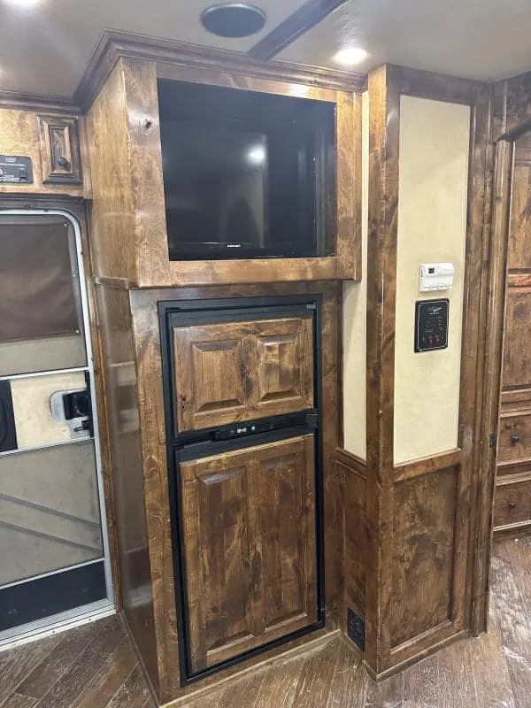 2007 4 Star 4 Horse 14' Outlaw LQ Slide Out