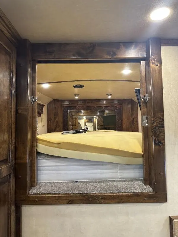 2007 4 Star 4 Horse 14' Outlaw LQ Slide Out