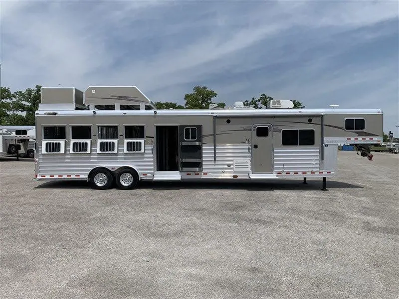 2014 4-Star 4 Horse Slant Living Quarters Outlaw Conversions