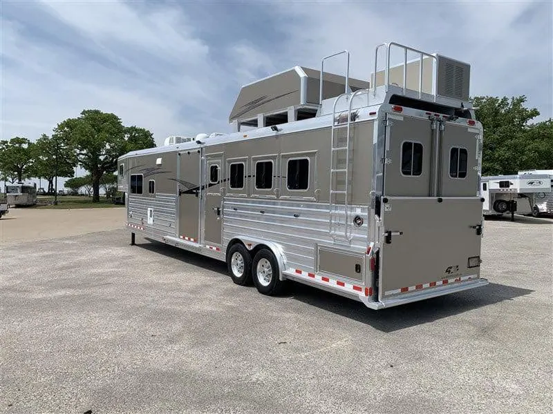 2014 4-Star 4 Horse Slant Living Quarters Outlaw Conversions