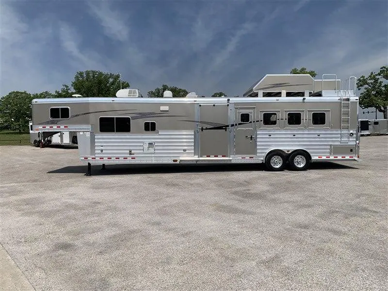 2014 4-Star 4 Horse Slant Living Quarters Outlaw Conversions