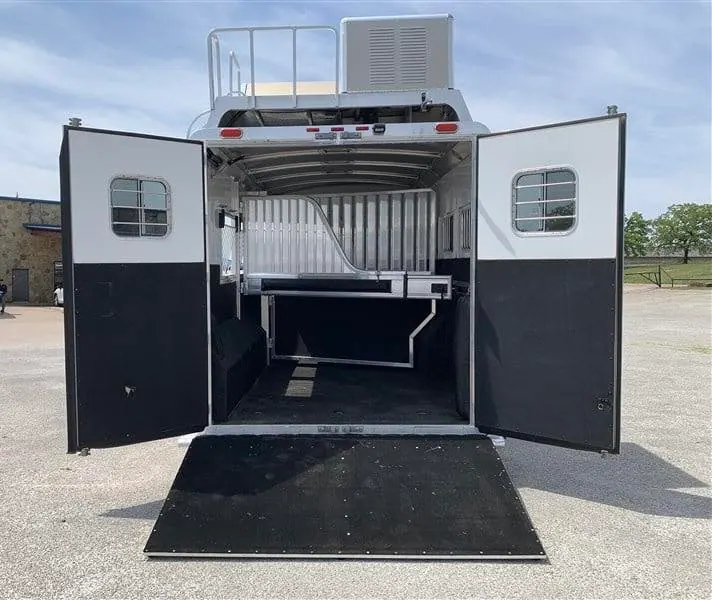 2014 4-Star 4 Horse Slant Living Quarters Outlaw Conversions