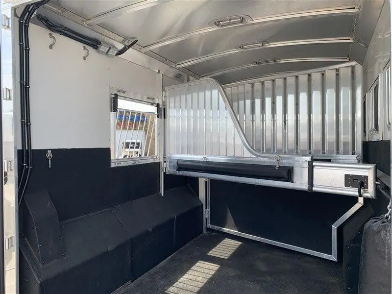 2014 4-Star 4 Horse Slant Living Quarters Outlaw Conversions