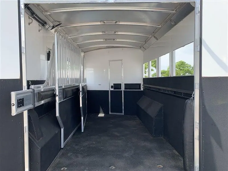 2014 4-Star 4 Horse Slant Living Quarters Outlaw Conversions
