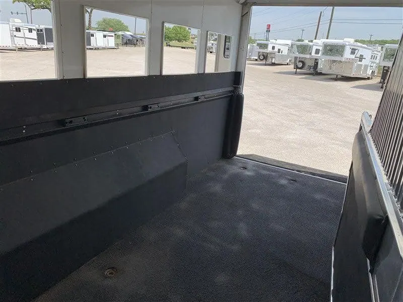 2014 4-Star 4 Horse Slant Living Quarters Outlaw Conversions