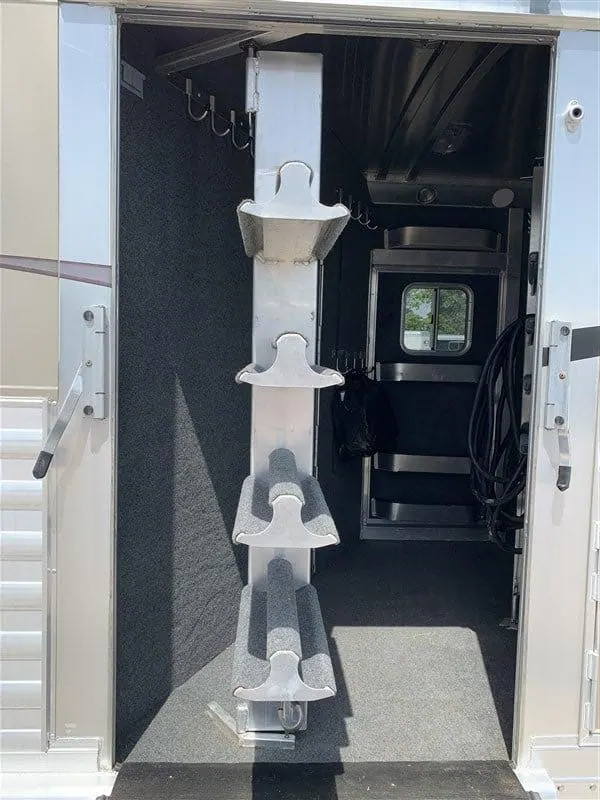 2014 4-Star 4 Horse Slant Living Quarters Outlaw Conversions