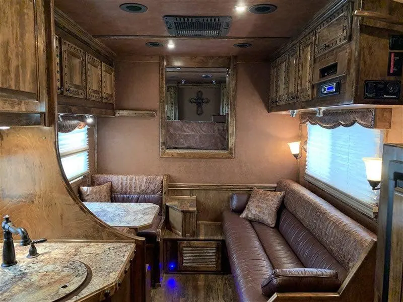 2014 4-Star 4 Horse Slant Living Quarters Outlaw Conversions