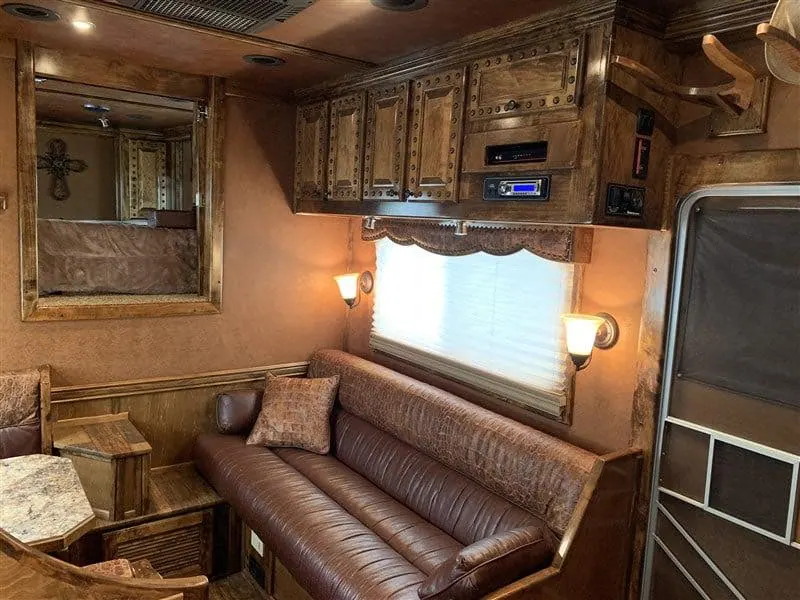 2014 4-Star 4 Horse Slant Living Quarters Outlaw Conversions