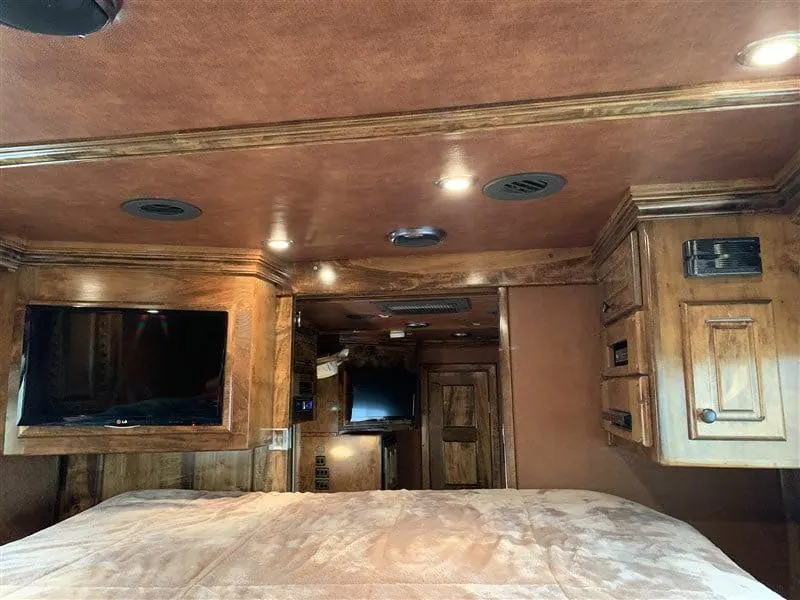 2014 4-Star 4 Horse Slant Living Quarters Outlaw Conversions