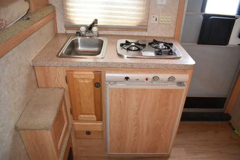 2007 American Spirit 8308LQ 3 Horse Trailer with 8' Short Wall