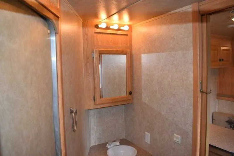 2007 American Spirit 8308LQ 3 Horse Trailer with 8' Short Wall