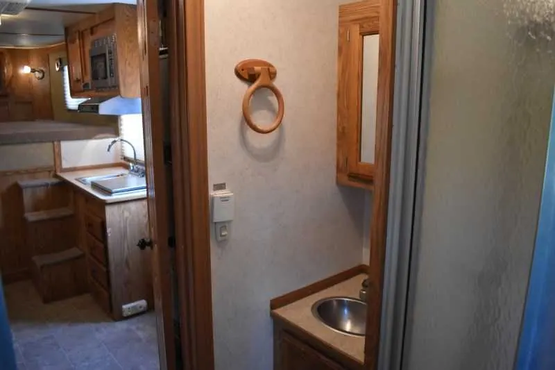 2007 American Spirit 8410GLQ 4 Horse Trailer with 10' Short Wall