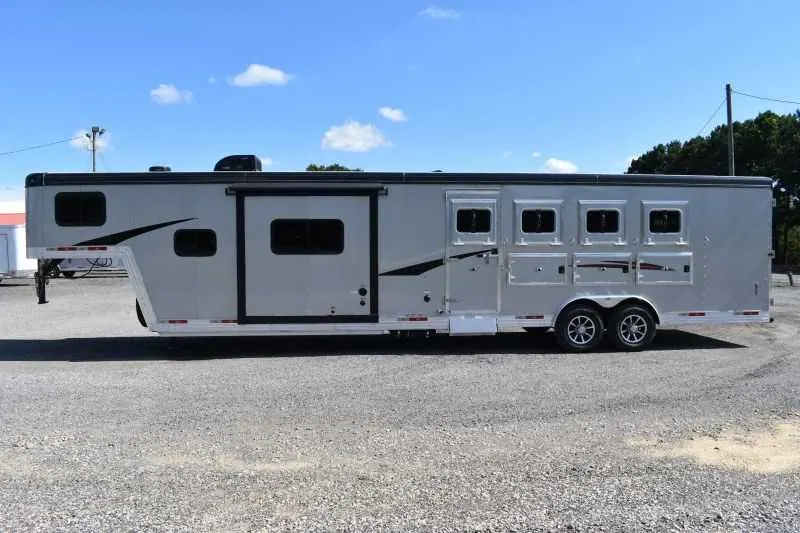 2022 Bison Desperado 8413BG 4 Horse Trailer with 13' Short Wall